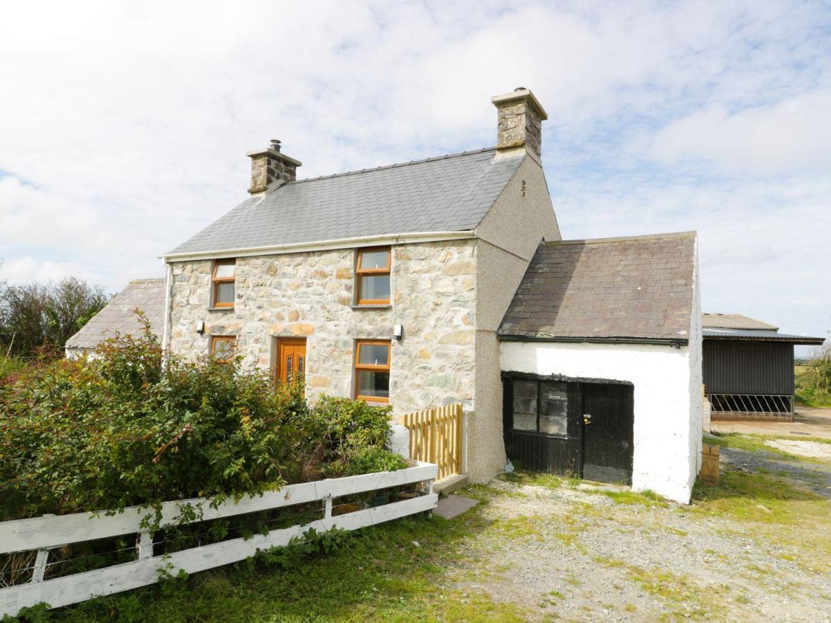 Ty Rhos, Farm Stay, Sleeps 4, Rhoshirwaun 2 Miles From Aberdaron Exterior photo