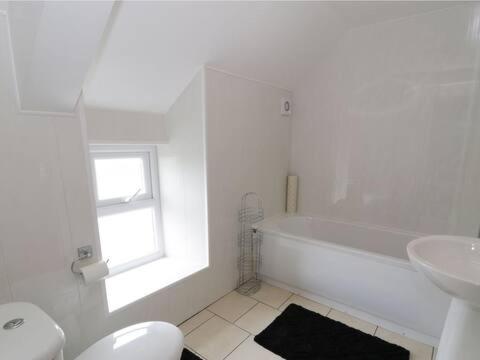 Ty Rhos, Farm Stay, Sleeps 4, Rhoshirwaun 2 Miles From Aberdaron Exterior photo