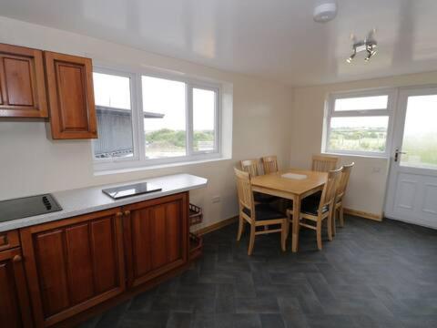 Ty Rhos, Farm Stay, Sleeps 4, Rhoshirwaun 2 Miles From Aberdaron Exterior photo