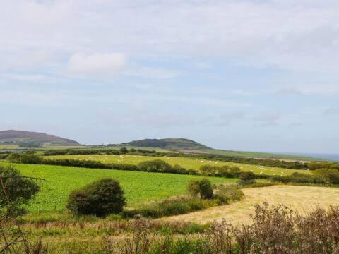 Ty Rhos, Farm Stay, Sleeps 4, Rhoshirwaun 2 Miles From Aberdaron Exterior photo